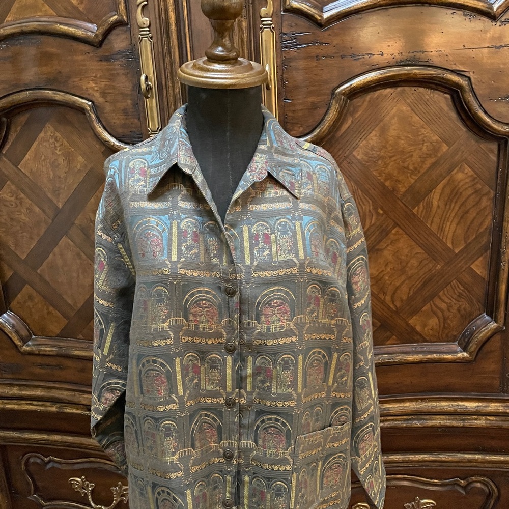 Chico’s Green Oriental Silk Fabric (80%) (20%Rayon) Jacket. Size 1